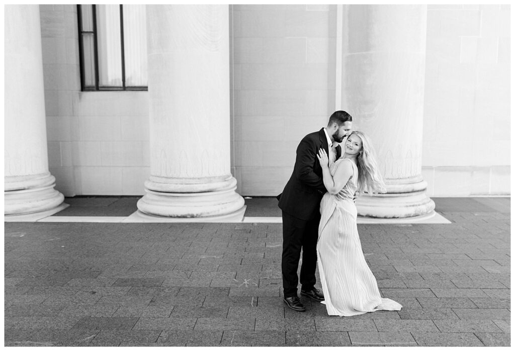 sunset engagement session at nelson atkins