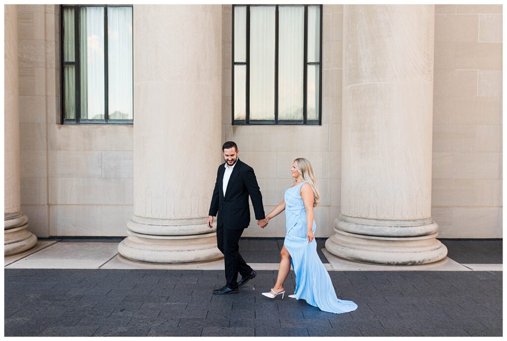 sunset engagement session at nelson atkins